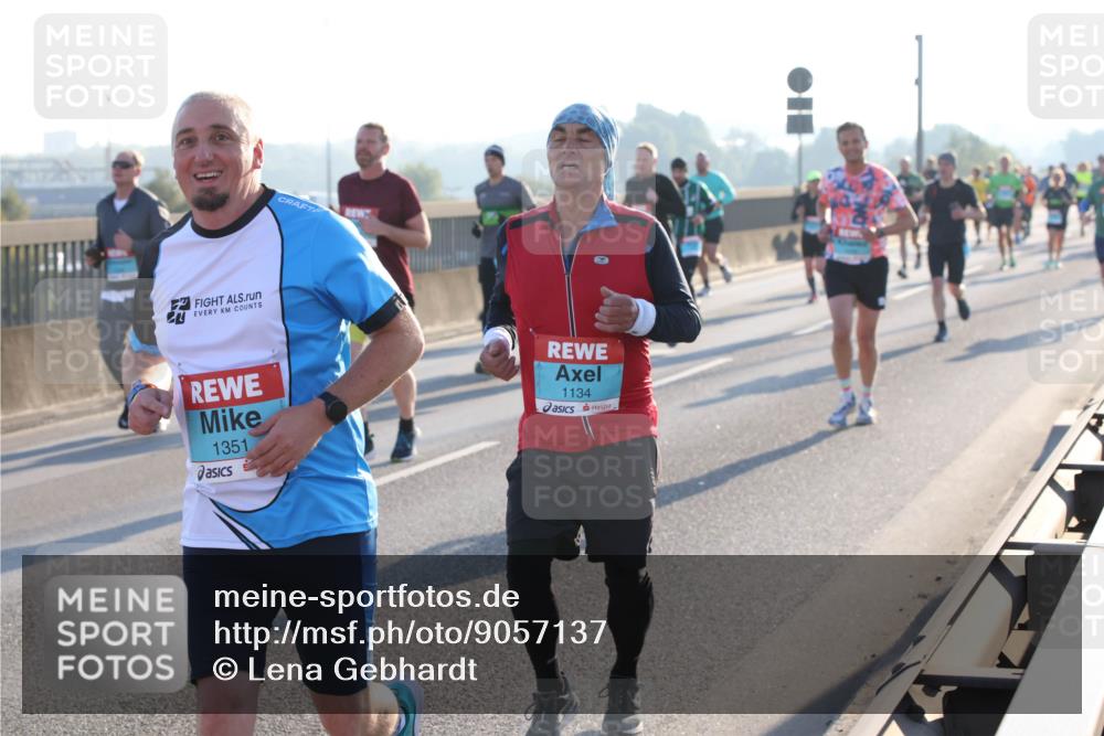 03.10.2025 - Köhlbrandbrückenlauf Lena Gebhardt http://msf.ph/oto/9057137 03.10.2025 09:17:51 Position 1 20, 1351, 1134 meine-sportfotos.de