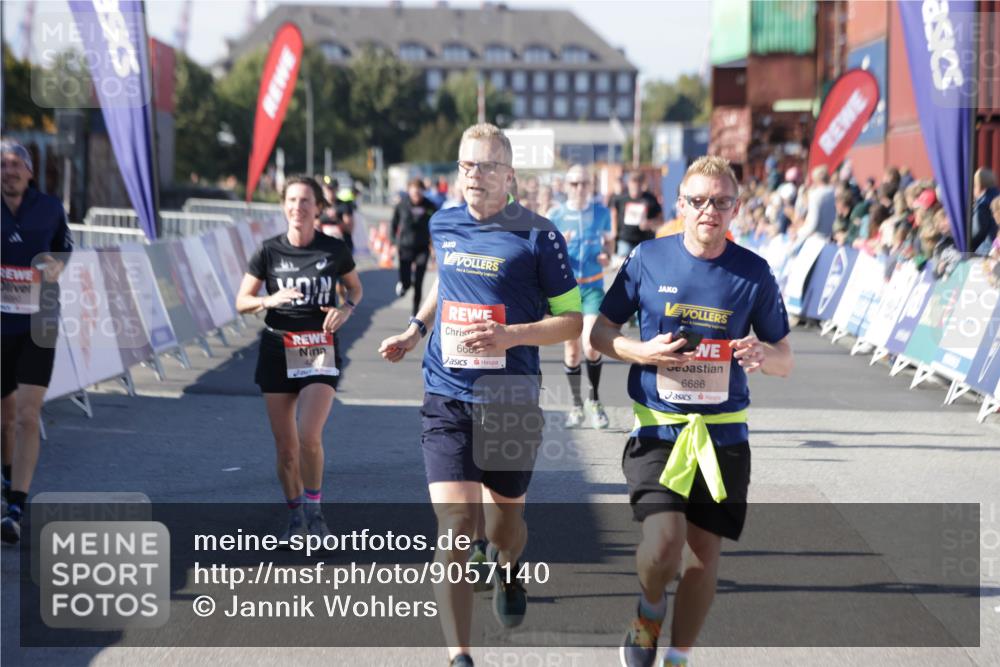 03.10.2025 - Köhlbrandbrückenlauf Jannik Wohlers http://msf.ph/oto/9057140 03.10.2025 13:11:18 Ziel 4135, 4293, 4521, 4597, 5218, 5258, 5522, 5754, 6080, 6272, 6572, 6685, 6686, 6726, 6727, 6751 meine-sportfotos.de