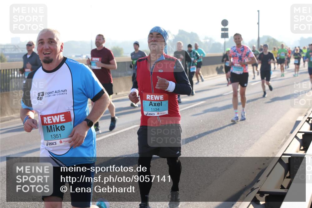 03.10.2025 - Köhlbrandbrückenlauf Lena Gebhardt http://msf.ph/oto/9057141 03.10.2025 09:17:51 Position 1 1134, 1351 meine-sportfotos.de