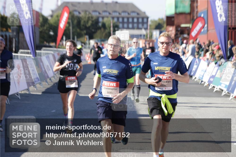 03.10.2025 - Köhlbrandbrückenlauf Jannik Wohlers http://msf.ph/oto/9057152 03.10.2025 13:11:18 Ziel 4135, 4293, 4521, 4597, 5218, 5258, 5522, 5754, 6080, 6272, 6572, 6685, 6686, 6726, 6727, 6751 meine-sportfotos.de