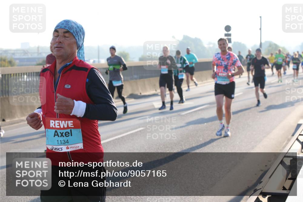 03.10.2025 - Köhlbrandbrückenlauf Lena Gebhardt http://msf.ph/oto/9057165 03.10.2025 09:17:52 Position 1 1134 meine-sportfotos.de