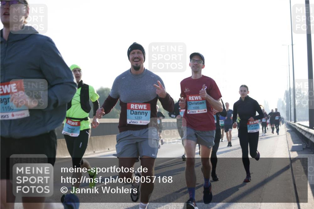 03.10.2025 - Köhlbrandbrückenlauf Jannik Wohlers http://msf.ph/oto/9057168 03.10.2025 09:13:30 Position 3 1150, 3720, 1237, 1035, 2708 meine-sportfotos.de