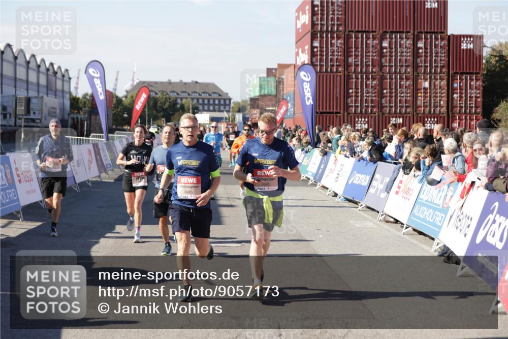 03.10.2025 - Köhlbrandbrückenlauf Jannik Wohlers http://msf.ph/oto/9057173 03.10.2025 13:11:19 Ziel 4135, 4293, 4521, 4597, 5218, 5258, 5522, 5754, 6080, 6272, 6572, 6685, 6686, 6726, 6727, 6751 meine-sportfotos.de