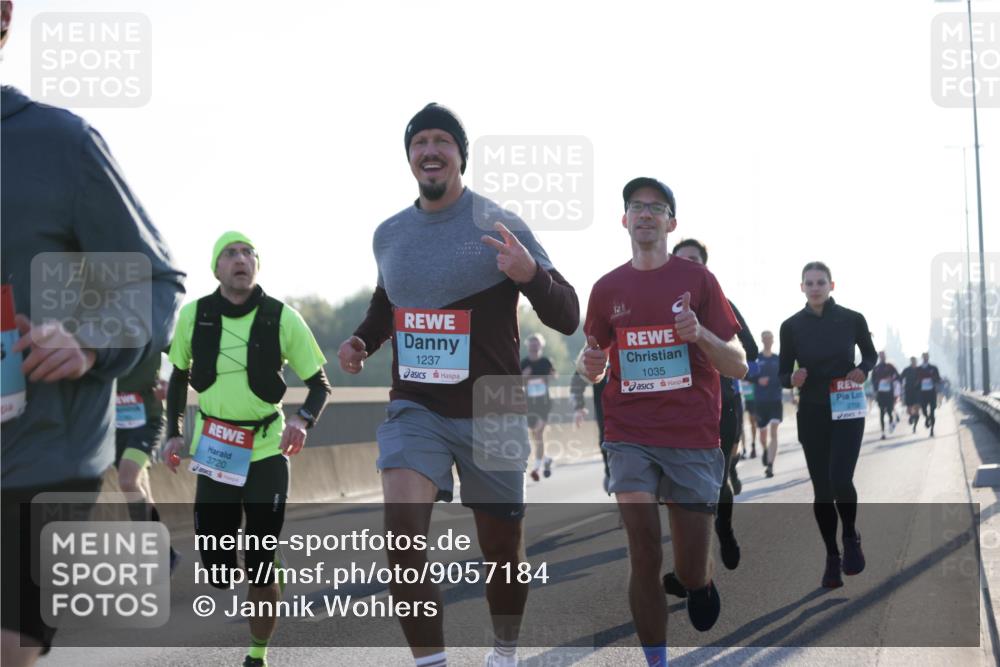 03.10.2025 - Köhlbrandbrückenlauf Jannik Wohlers http://msf.ph/oto/9057184 03.10.2025 09:13:30 Position 3 04, 3720, 1237, 1035, 2708 meine-sportfotos.de