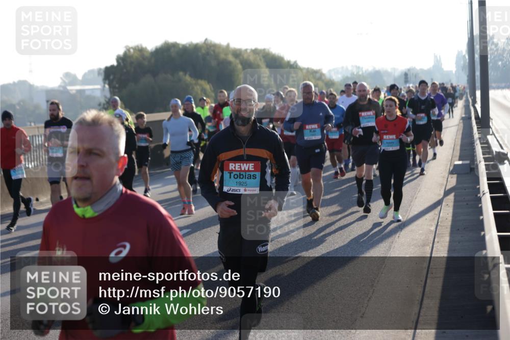 03.10.2025 - Köhlbrandbrückenlauf Jannik Wohlers http://msf.ph/oto/9057190 03.10.2025 09:21:11 Position 3 1925 meine-sportfotos.de