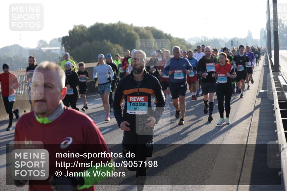 03.10.2025 - Köhlbrandbrückenlauf Jannik Wohlers http://msf.ph/oto/9057198 03.10.2025 09:21:11 Position 3 1925 meine-sportfotos.de