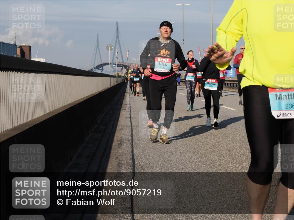 03.10.2025 - Köhlbrandbrückenlauf Fabian Wolf http://msf.ph/oto/9057219 03.10.2025 10:03:50 Position 3 142, 1329, 1934, 236 meine-sportfotos.de