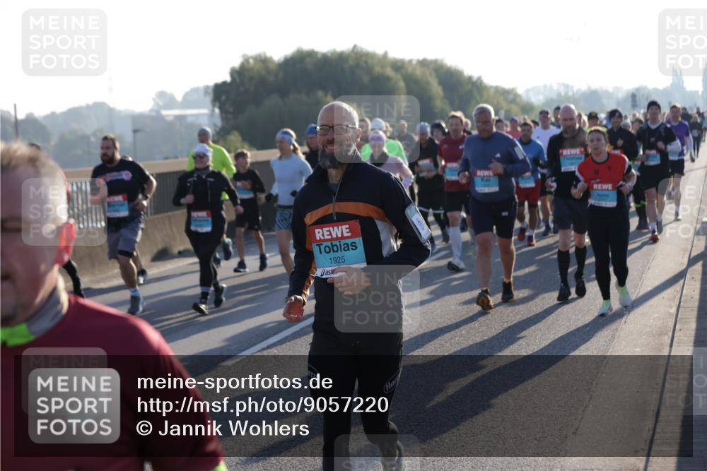 03.10.2025 - Köhlbrandbrückenlauf Jannik Wohlers http://msf.ph/oto/9057220 03.10.2025 09:21:11 Position 3 1925 meine-sportfotos.de