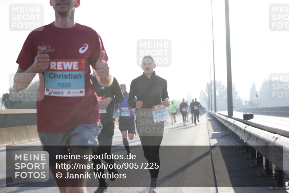 03.10.2025 - Köhlbrandbrückenlauf Jannik Wohlers http://msf.ph/oto/9057225 03.10.2025 09:13:31 Position 3 1035, 2708 meine-sportfotos.de