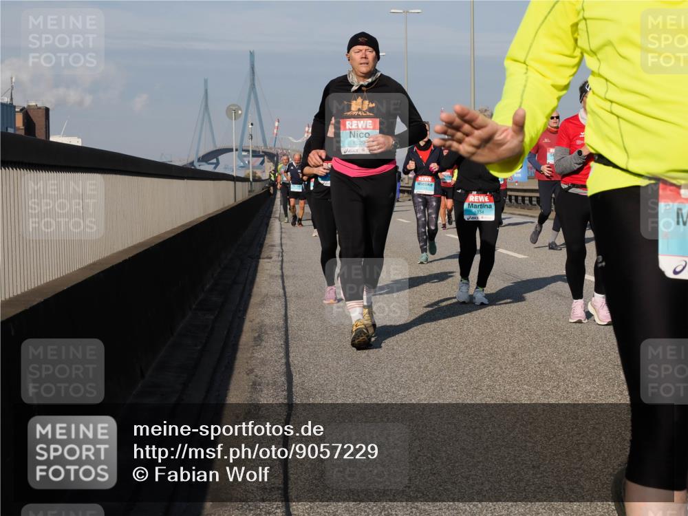 03.10.2025 - Köhlbrandbrückenlauf Fabian Wolf http://msf.ph/oto/9057229 03.10.2025 10:03:50 Position 3 1329, 1934 meine-sportfotos.de