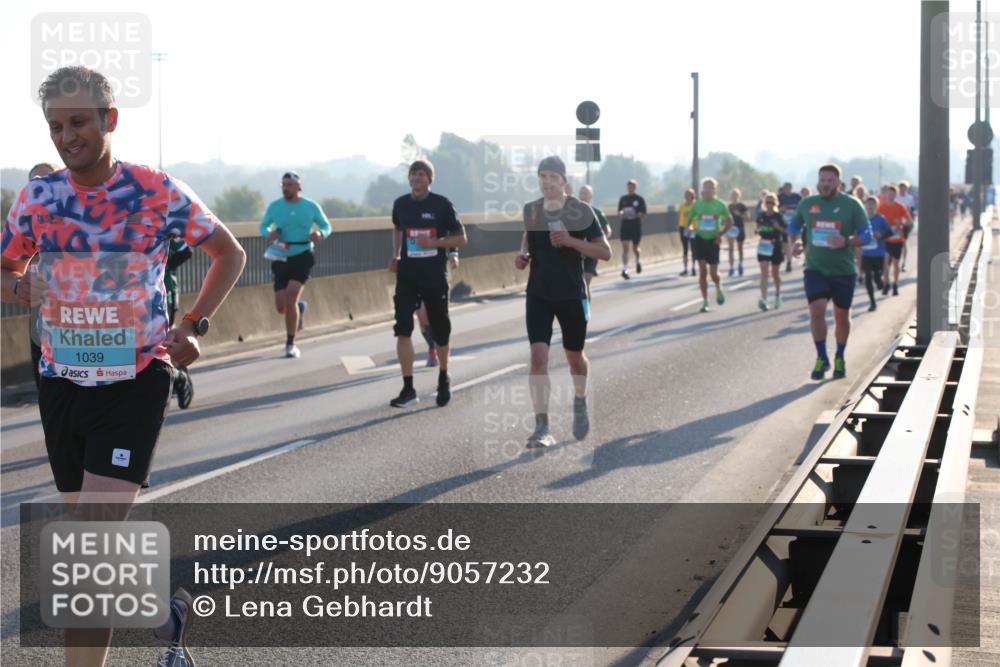 03.10.2025 - Köhlbrandbrückenlauf Lena Gebhardt http://msf.ph/oto/9057232 03.10.2025 09:17:54 Position 1 1039 meine-sportfotos.de