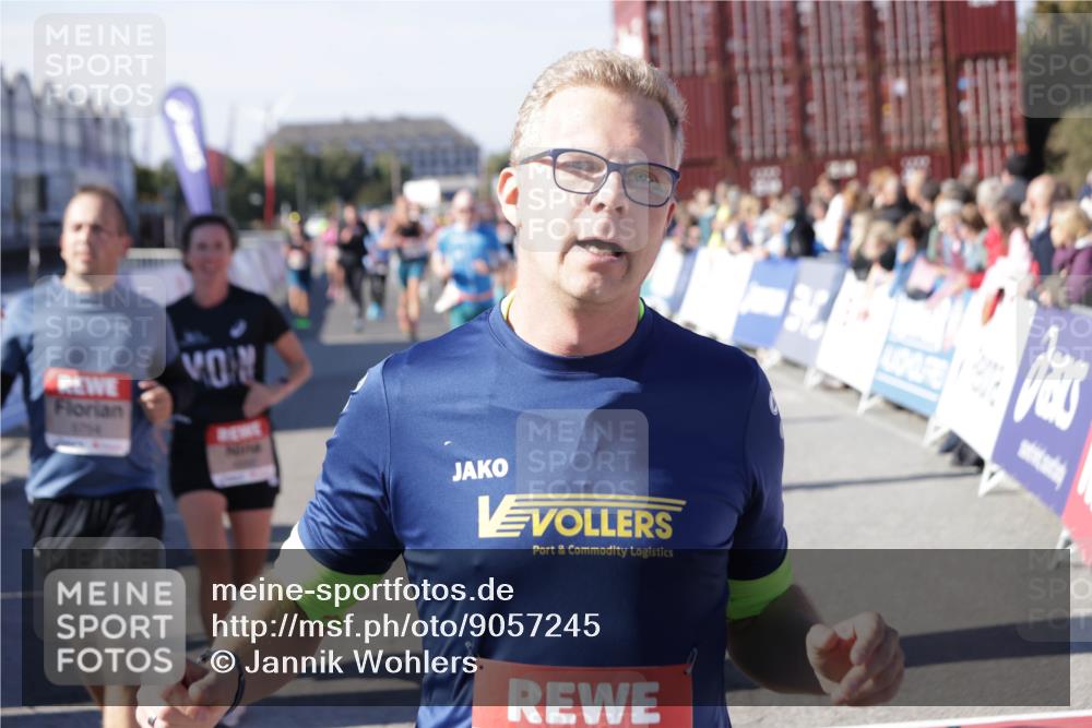 03.10.2025 - Köhlbrandbrückenlauf Jannik Wohlers http://msf.ph/oto/9057245 03.10.2025 13:11:21 Ziel 4135, 4293, 4521, 4597, 4999, 5218, 5258, 5522, 5754, 5939, 6028, 6080, 6572, 6685, 6686, 6726, 6727, 6751 meine-sportfotos.de