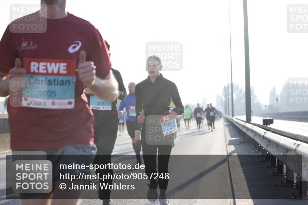 03.10.2025 - Köhlbrandbrückenlauf Jannik Wohlers http://msf.ph/oto/9057248 03.10.2025 09:13:31 Position 3 1035, 3775, 2708 meine-sportfotos.de
