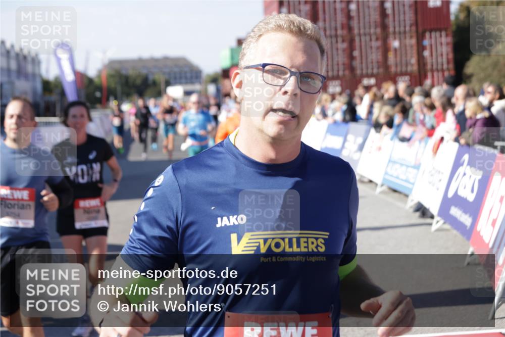 03.10.2025 - Köhlbrandbrückenlauf Jannik Wohlers http://msf.ph/oto/9057251 03.10.2025 13:11:21 Ziel 4135, 4293, 4521, 4597, 4999, 5218, 5258, 5522, 5754, 5939, 6028, 6080, 6572, 6685, 6686, 6726, 6727, 6751 meine-sportfotos.de