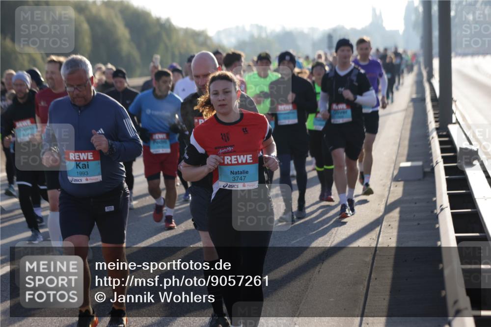 03.10.2025 - Köhlbrandbrückenlauf Jannik Wohlers http://msf.ph/oto/9057261 03.10.2025 09:21:13 Position 3 1993, 3747 meine-sportfotos.de