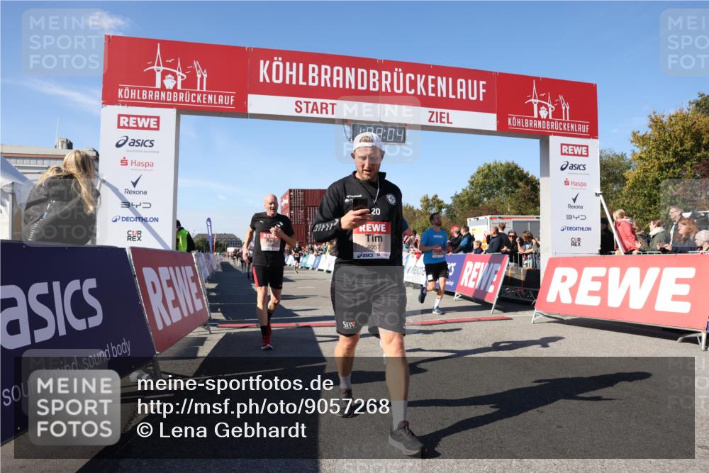 03.10.2025 - Köhlbrandbrückenlauf Lena Gebhardt http://msf.ph/oto/9057268 03.10.2025 13:09:04 Ziel 4057, 4138, 4197, 4346, 4351, 4381, 4403, 4505, 4544, 5242, 5705, 5842, 5953, 6372, 6630, 6814, 6816 meine-sportfotos.de