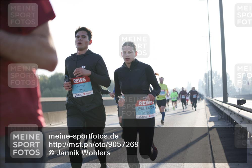 03.10.2025 - Köhlbrandbrückenlauf Jannik Wohlers http://msf.ph/oto/9057269 03.10.2025 09:13:31 Position 3 3775, 203, 2708 meine-sportfotos.de