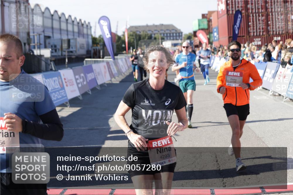 03.10.2025 - Köhlbrandbrückenlauf Jannik Wohlers http://msf.ph/oto/9057280 03.10.2025 13:11:22 Ziel 4135, 4293, 4315, 4325, 4521, 4597, 4999, 5218, 5258, 5522, 5754, 5939, 6028, 6080, 6572, 6680, 6685, 6686, 6726, 6727, 6751 meine-sportfotos.de