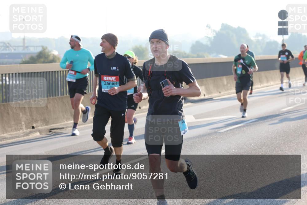 03.10.2025 - Köhlbrandbrückenlauf Lena Gebhardt http://msf.ph/oto/9057281 03.10.2025 09:17:55 Position 1 313 meine-sportfotos.de