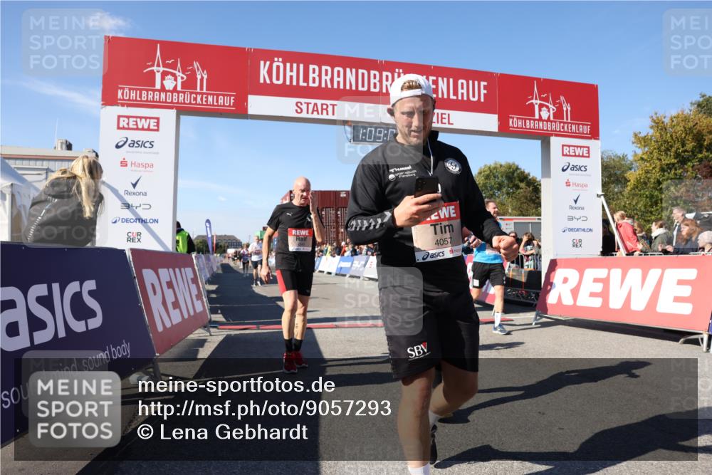03.10.2025 - Köhlbrandbrückenlauf Lena Gebhardt http://msf.ph/oto/9057293 03.10.2025 13:09:05 Ziel 4057, 4138, 4197, 4346, 4351, 4381, 4403, 4486, 4505, 4901, 5242, 5705, 5842, 5953, 6372, 6562, 6630, 6814, 6816 meine-sportfotos.de