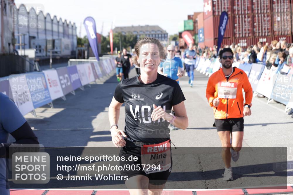 03.10.2025 - Köhlbrandbrückenlauf Jannik Wohlers http://msf.ph/oto/9057294 03.10.2025 13:11:23 Ziel 4135, 4293, 4315, 4325, 4521, 4597, 4999, 5145, 5258, 5522, 5754, 5939, 6028, 6080, 6680, 6685, 6686, 6726, 6727, 6751 meine-sportfotos.de