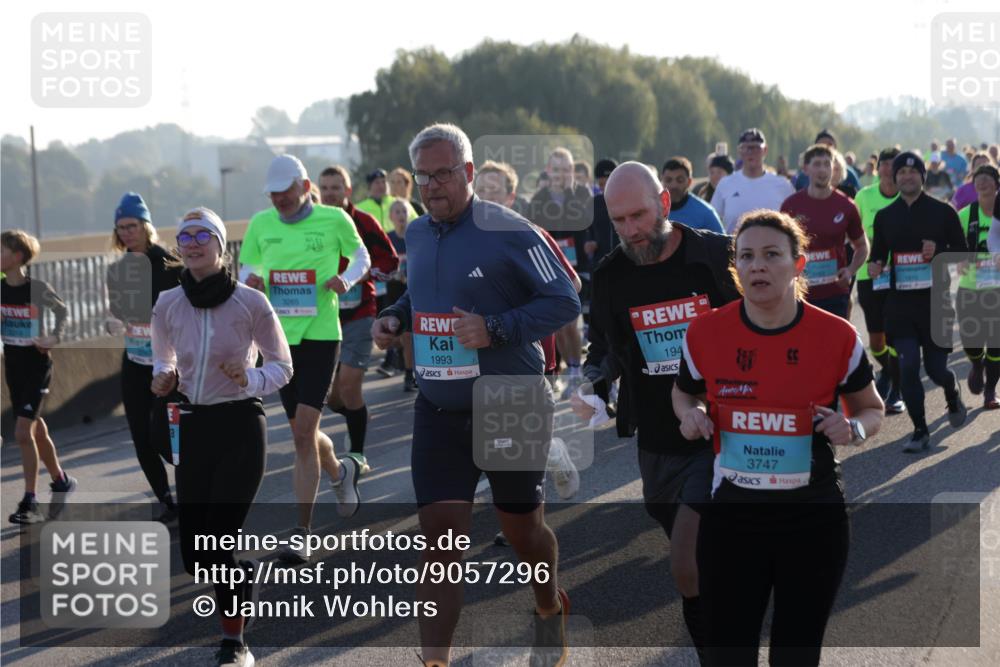 03.10.2025 - Köhlbrandbrückenlauf Jannik Wohlers http://msf.ph/oto/9057296 03.10.2025 09:21:13 Position 3 3265, 1993, 194, 3747 meine-sportfotos.de