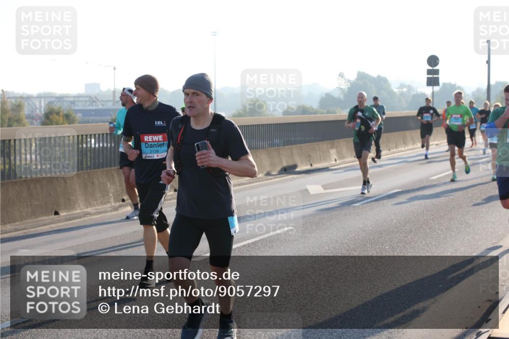 03.10.2025 - Köhlbrandbrückenlauf Lena Gebhardt http://msf.ph/oto/9057297 03.10.2025 09:17:56 Position 1 3139 meine-sportfotos.de