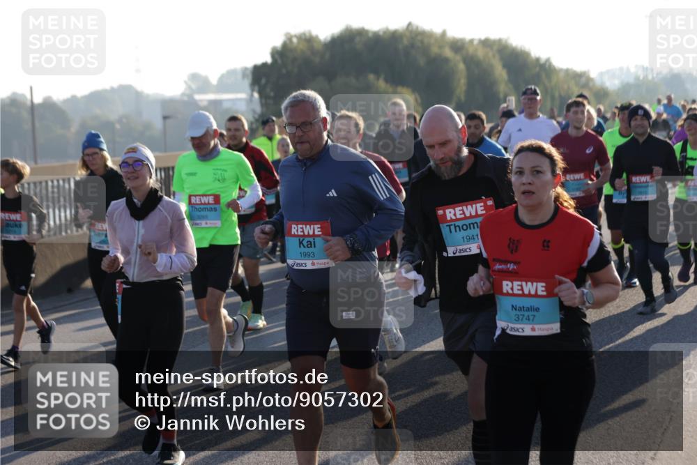 03.10.2025 - Köhlbrandbrückenlauf Jannik Wohlers http://msf.ph/oto/9057302 03.10.2025 09:21:13 Position 3 3265, 1993, 1941, 3747 meine-sportfotos.de