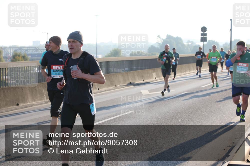03.10.2025 - Köhlbrandbrückenlauf Lena Gebhardt http://msf.ph/oto/9057308 03.10.2025 09:17:56 Position 1 3139, 1213 meine-sportfotos.de