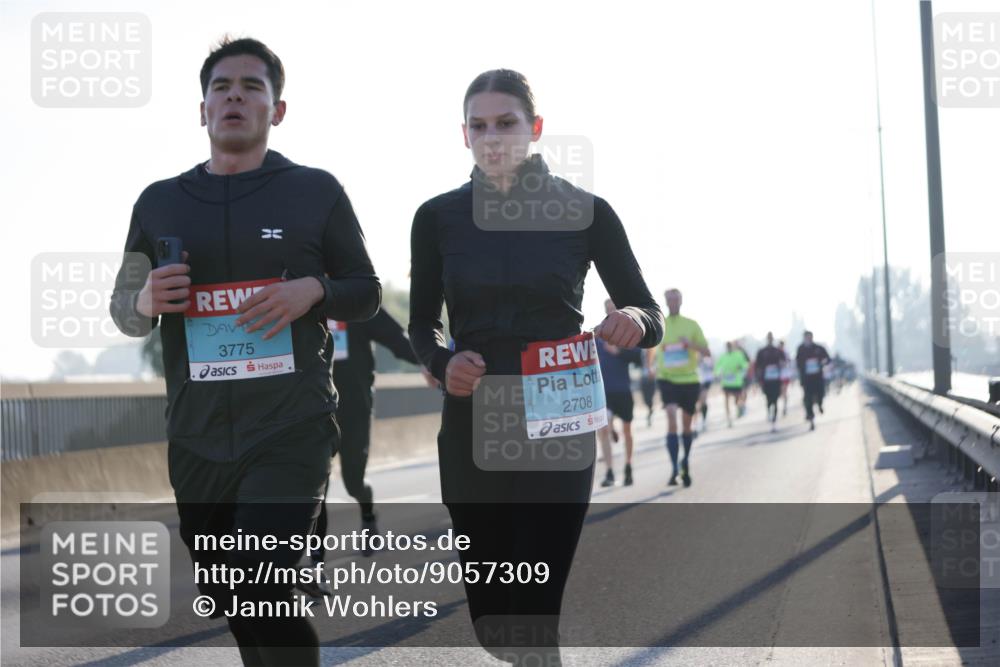 03.10.2025 - Köhlbrandbrückenlauf Jannik Wohlers http://msf.ph/oto/9057309 03.10.2025 09:13:31 Position 3 3775, 2708 meine-sportfotos.de