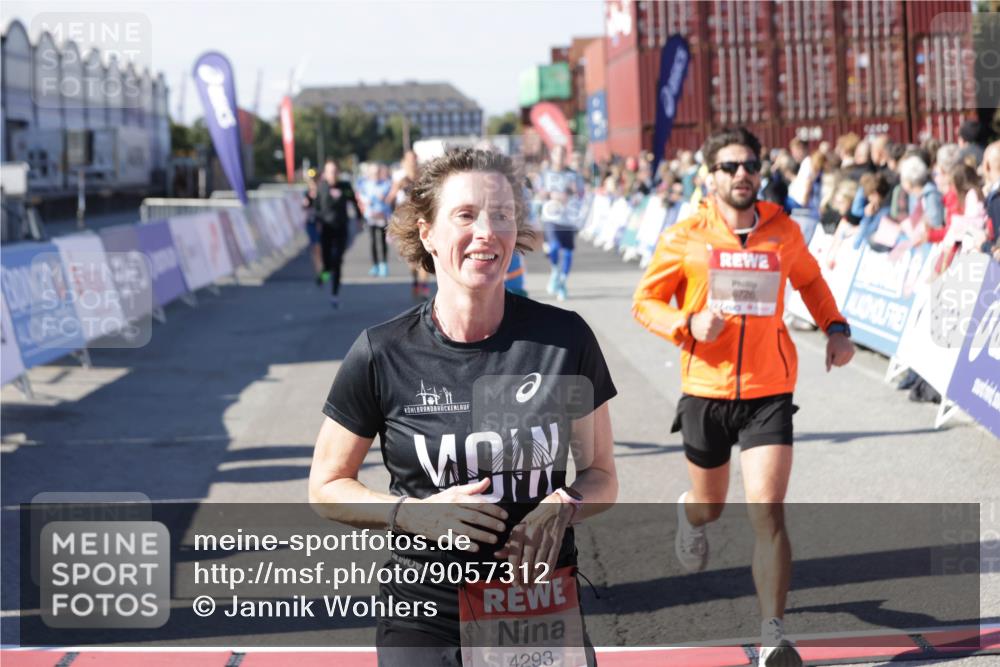 03.10.2025 - Köhlbrandbrückenlauf Jannik Wohlers http://msf.ph/oto/9057312 03.10.2025 13:11:23 Ziel 4135, 4293, 4315, 4325, 4521, 4597, 4999, 5145, 5258, 5522, 5754, 5939, 6028, 6080, 6680, 6685, 6686, 6726, 6727, 6751 meine-sportfotos.de