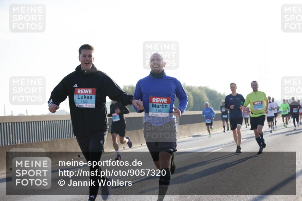 03.10.2025 - Köhlbrandbrückenlauf Jannik Wohlers http://msf.ph/oto/9057320 03.10.2025 09:13:33 Position 3 1122, 1157 meine-sportfotos.de