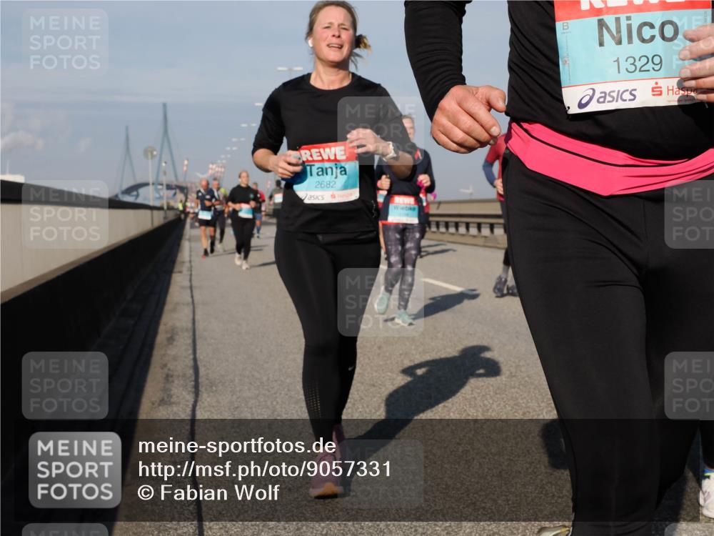 03.10.2025 - Köhlbrandbrückenlauf Fabian Wolf http://msf.ph/oto/9057331 03.10.2025 10:03:53 Position 3 2682, 1329 meine-sportfotos.de