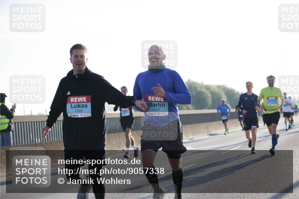 03.10.2025 - Köhlbrandbrückenlauf Jannik Wohlers http://msf.ph/oto/9057338 03.10.2025 09:13:33 Position 3 1122, 1157 meine-sportfotos.de