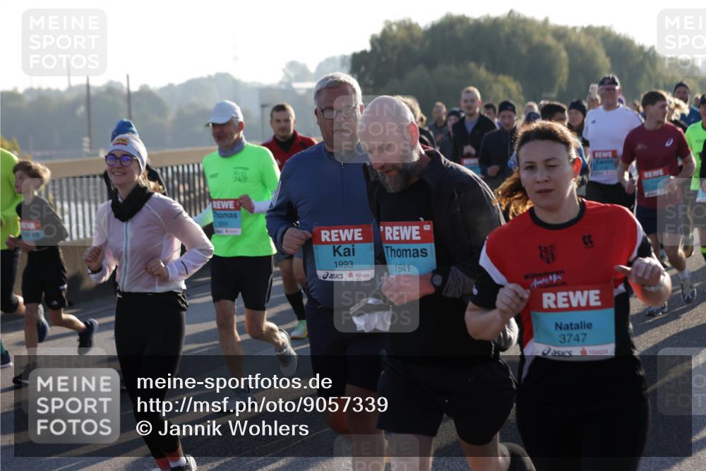03.10.2025 - Köhlbrandbrückenlauf Jannik Wohlers http://msf.ph/oto/9057339 03.10.2025 09:21:14 Position 3 3265, 1993, 1941, 3747 meine-sportfotos.de