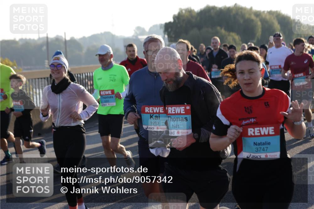 03.10.2025 - Köhlbrandbrückenlauf Jannik Wohlers http://msf.ph/oto/9057342 03.10.2025 09:21:14 Position 3 3265, 1993, 1941, 3747 meine-sportfotos.de