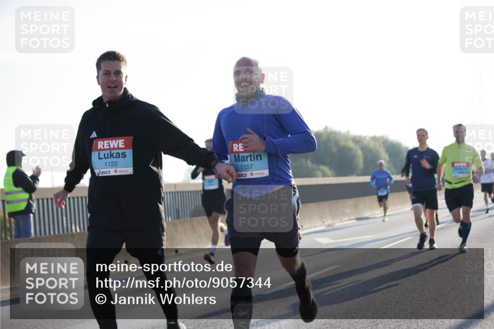 03.10.2025 - Köhlbrandbrückenlauf Jannik Wohlers http://msf.ph/oto/9057344 03.10.2025 09:13:33 Position 3 1122, 1157 meine-sportfotos.de