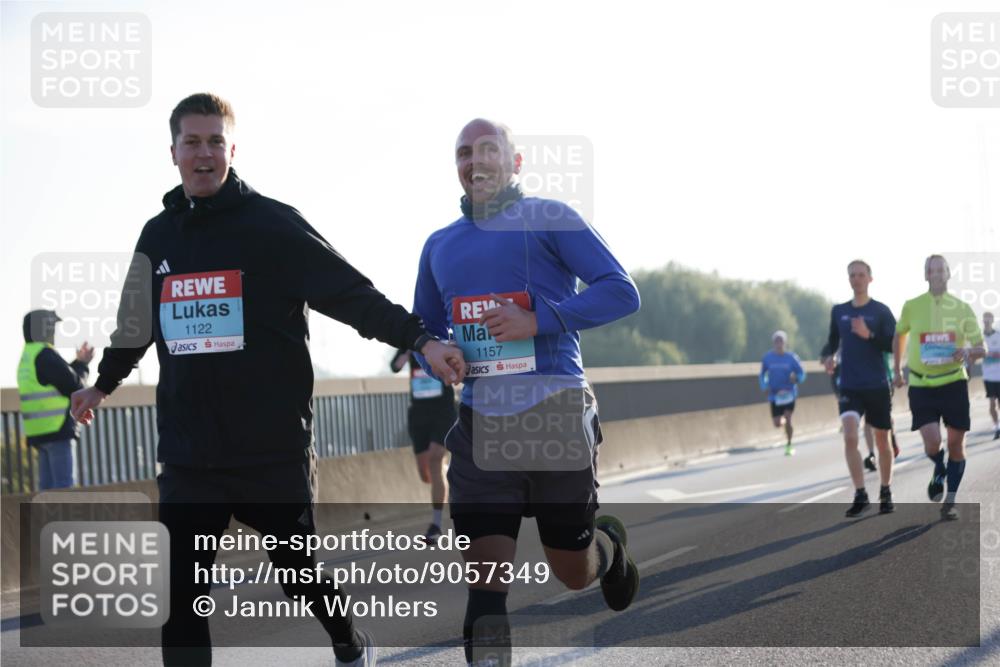 03.10.2025 - Köhlbrandbrückenlauf Jannik Wohlers http://msf.ph/oto/9057349 03.10.2025 09:13:33 Position 3 1122, 1157 meine-sportfotos.de