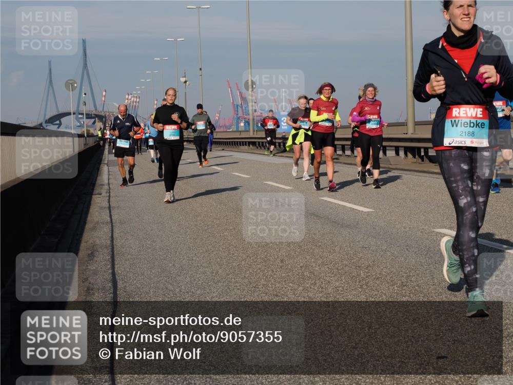 03.10.2025 - Köhlbrandbrückenlauf Fabian Wolf http://msf.ph/oto/9057355 03.10.2025 10:03:55 Position 3 2188 meine-sportfotos.de