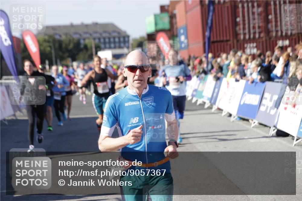 03.10.2025 - Köhlbrandbrückenlauf Jannik Wohlers http://msf.ph/oto/9057367 03.10.2025 13:11:24 Ziel 4135, 4293, 4315, 4325, 4597, 4999, 5145, 5258, 5522, 5754, 5939, 6028, 6080, 6563, 6680, 6685, 6686, 6690, 6691, 6726, 6727, 6751 meine-sportfotos.de