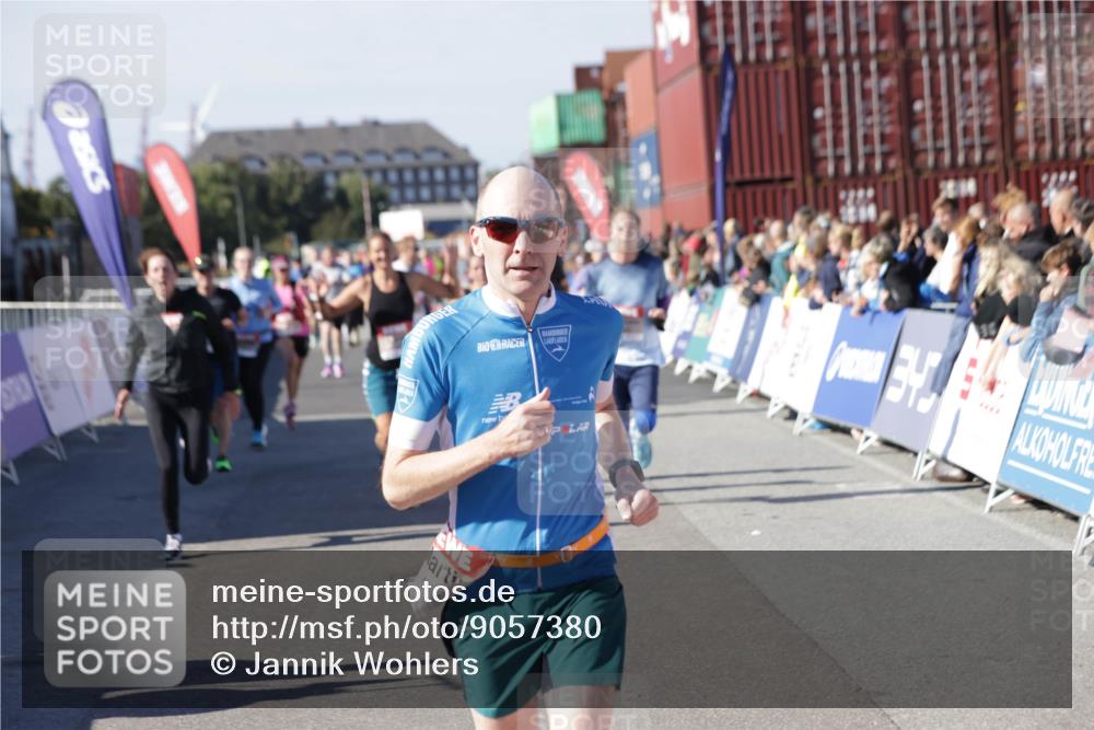03.10.2025 - Köhlbrandbrückenlauf Jannik Wohlers http://msf.ph/oto/9057380 03.10.2025 13:11:24 Ziel 4135, 4293, 4315, 4325, 4597, 4999, 5145, 5258, 5522, 5754, 5939, 6028, 6080, 6563, 6680, 6685, 6686, 6690, 6691, 6726, 6727, 6751 meine-sportfotos.de