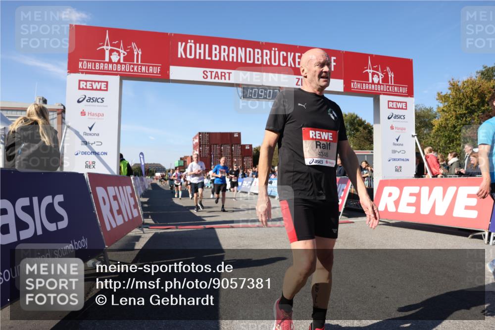 03.10.2025 - Köhlbrandbrückenlauf Lena Gebhardt http://msf.ph/oto/9057381 03.10.2025 13:09:07 Ziel 4057, 4197, 4346, 4351, 4377, 4381, 4403, 4486, 4505, 4901, 5242, 5842, 5953, 6372, 6562, 6630, 6814, 6816 meine-sportfotos.de