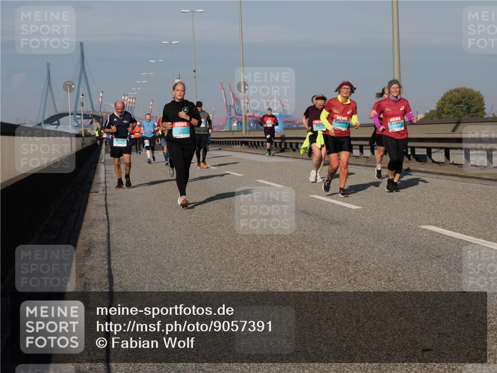 03.10.2025 - Köhlbrandbrückenlauf Fabian Wolf http://msf.ph/oto/9057391 03.10.2025 10:03:56 Position 3 2174, 2143 meine-sportfotos.de