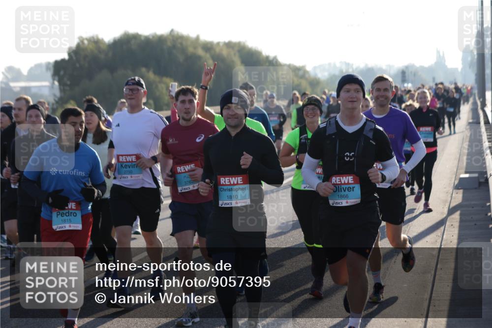 03.10.2025 - Köhlbrandbrückenlauf Jannik Wohlers http://msf.ph/oto/9057395 03.10.2025 09:21:15 Position 3 2750, 3762, 1815, 1810, 1866 meine-sportfotos.de