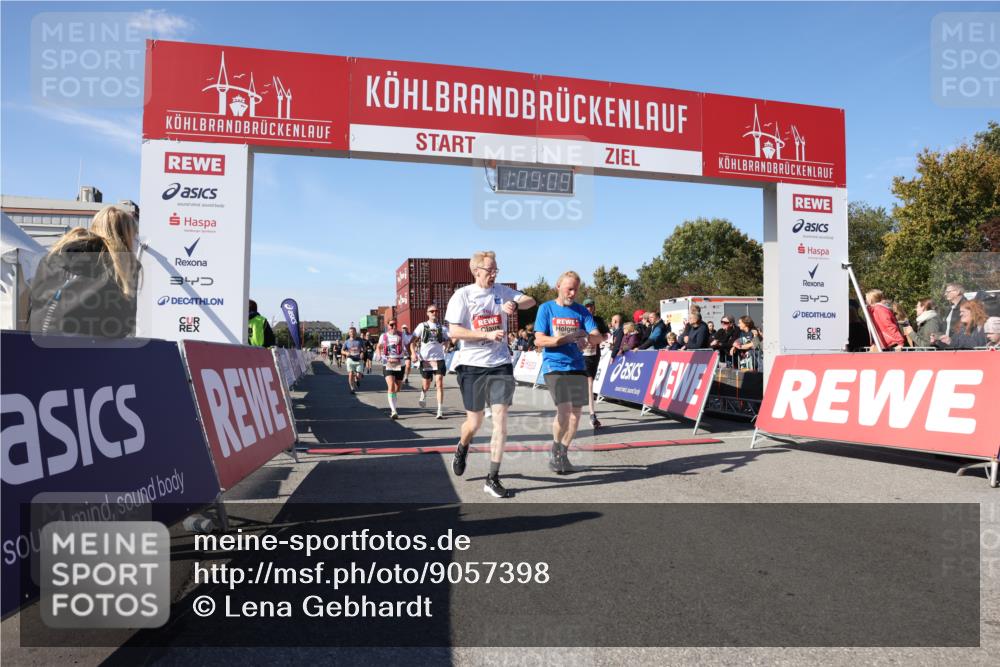 03.10.2025 - Köhlbrandbrückenlauf Lena Gebhardt http://msf.ph/oto/9057398 03.10.2025 13:09:09 Ziel 4057, 4197, 4346, 4351, 4377, 4381, 4403, 4486, 4505, 4901, 5242, 5740, 5953, 6372, 6562, 6630, 6814, 6816 meine-sportfotos.de