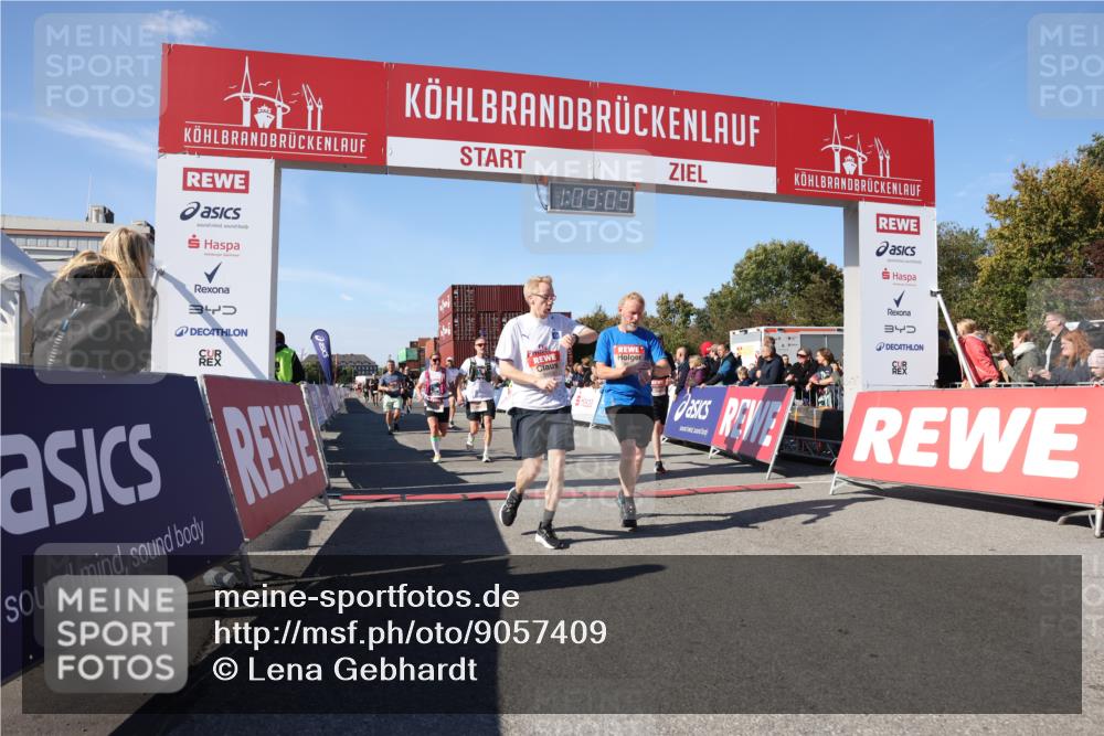 03.10.2025 - Köhlbrandbrückenlauf Lena Gebhardt http://msf.ph/oto/9057409 03.10.2025 13:09:09 Ziel 4057, 4197, 4346, 4351, 4377, 4381, 4403, 4486, 4505, 4901, 5242, 5740, 5953, 6372, 6562, 6630, 6814, 6816 meine-sportfotos.de