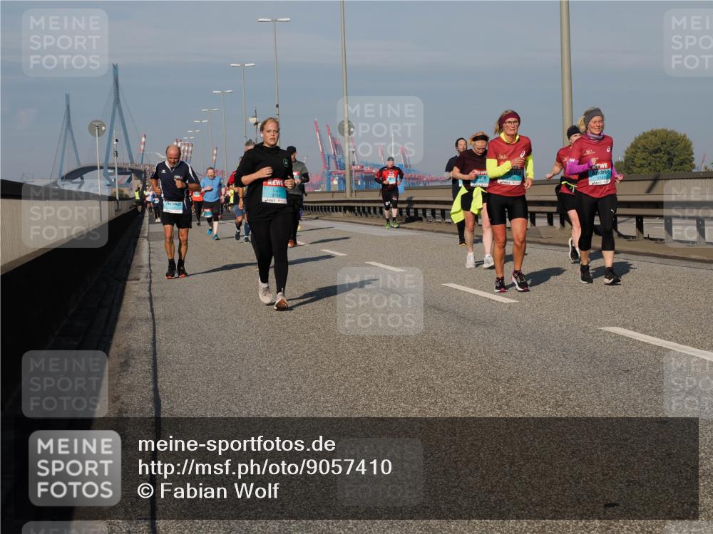 03.10.2025 - Köhlbrandbrückenlauf Fabian Wolf http://msf.ph/oto/9057410 03.10.2025 10:03:56 Position 3 3759, 2143 meine-sportfotos.de