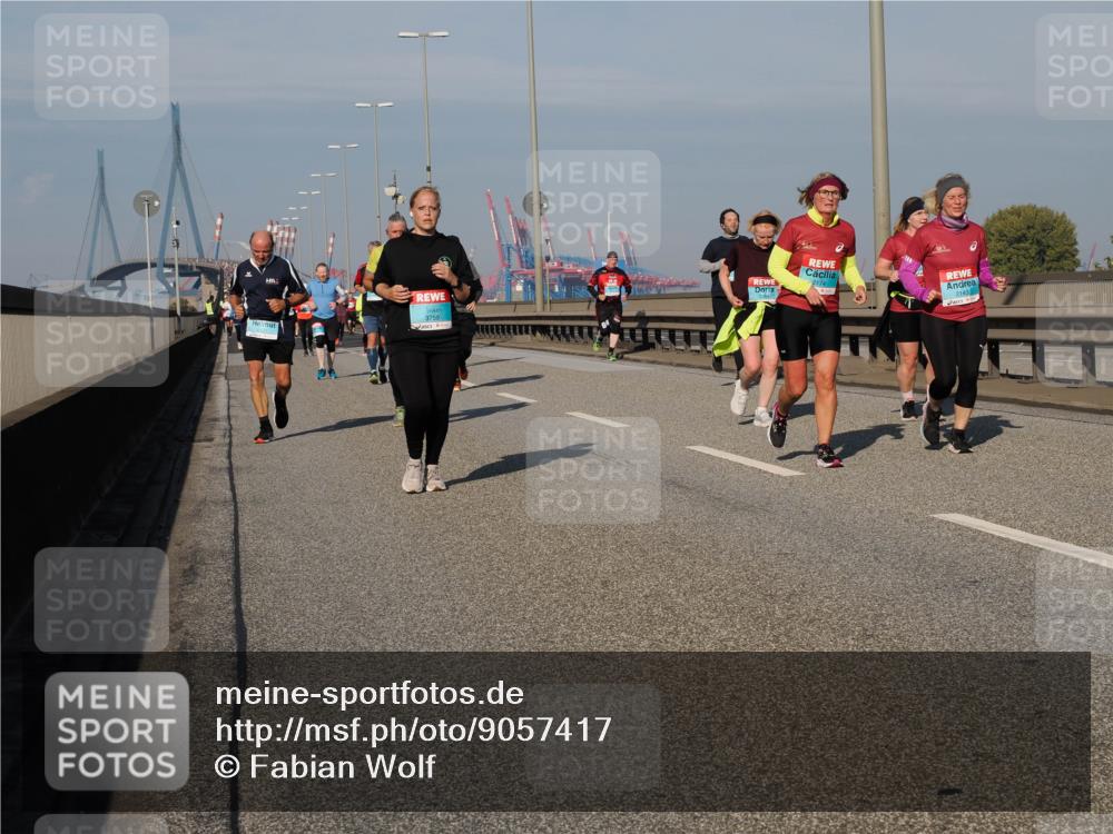 03.10.2025 - Köhlbrandbrückenlauf Fabian Wolf http://msf.ph/oto/9057417 03.10.2025 10:03:57 Position 3 3759, 2174, 2143 meine-sportfotos.de