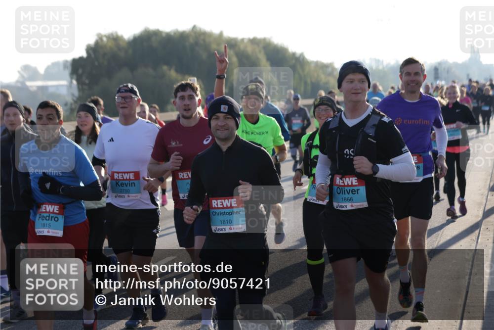03.10.2025 - Köhlbrandbrückenlauf Jannik Wohlers http://msf.ph/oto/9057421 03.10.2025 09:21:16 Position 3 1815, 2750, 1810, 1866 meine-sportfotos.de