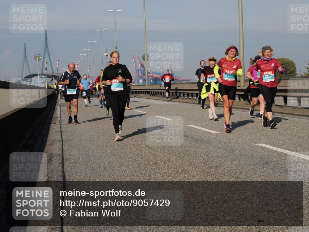 03.10.2025 - Köhlbrandbrückenlauf Fabian Wolf http://msf.ph/oto/9057429 03.10.2025 10:03:57 Position 3 3759, 2174, 2143 meine-sportfotos.de